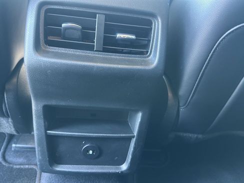 Used 2023 Ford Edge SEL image 18