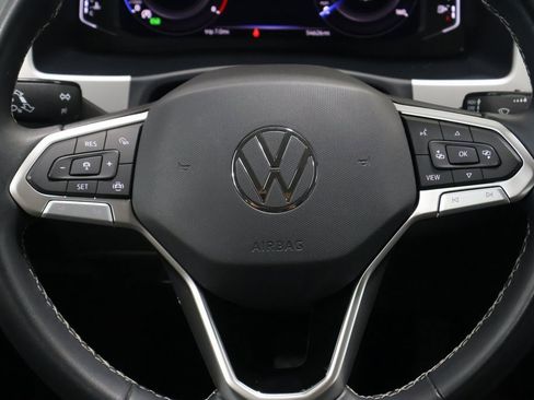 Certified 2022 Volkswagen Atlas SE image 17