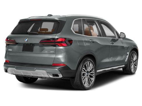 Used 2024 BMW X5 sDrive40i w/ M Sport Package RWD image 2