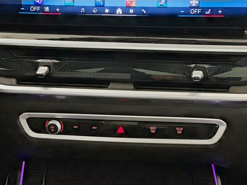 Used 2024 BMW X7 xDrive40i w/ Executive Package image 13