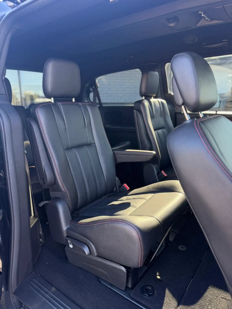 Used 2019 Dodge Grand Caravan GT FWD image 17