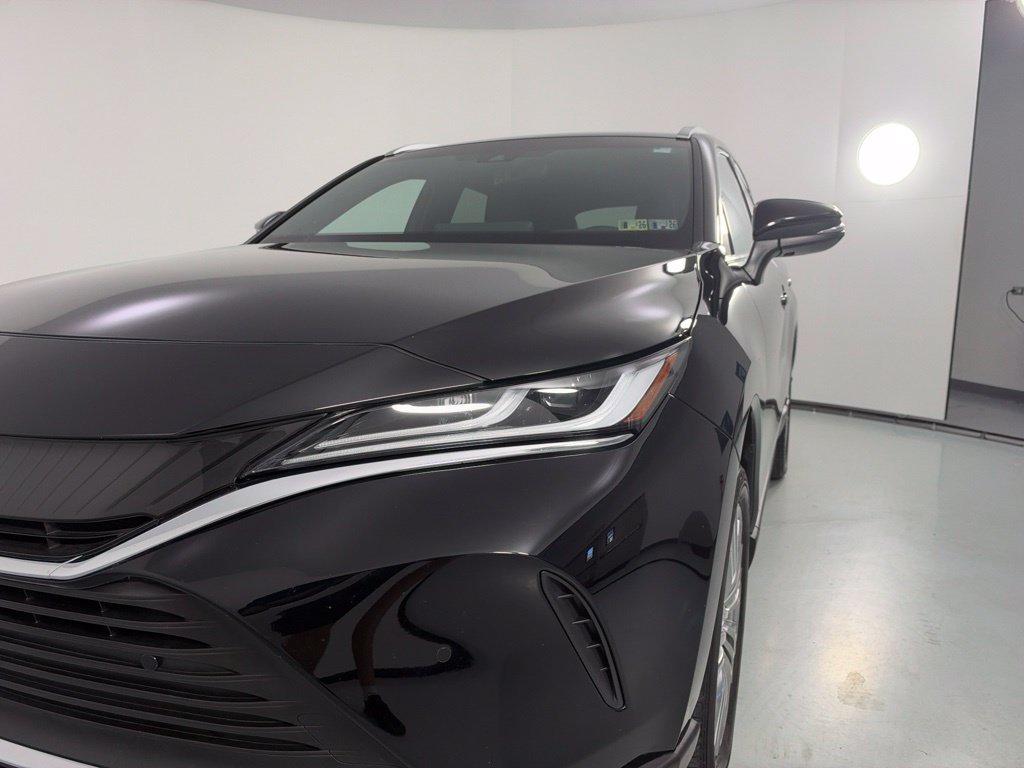Used 2023 Toyota Venza XLE AWD/4WD image 8