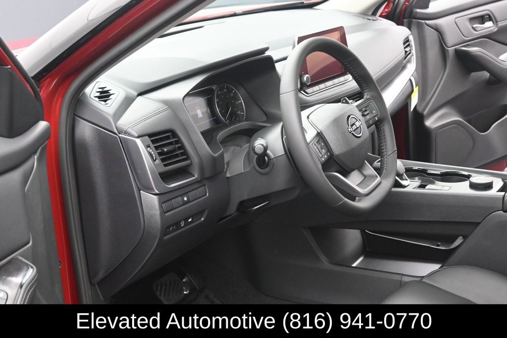 Used 2026 Nissan Rogue Dark Armor AWD/4WD image 7