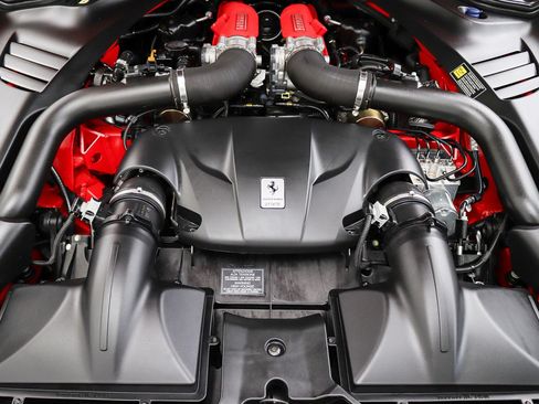 Used 2016 Ferrari California T RWD image 29