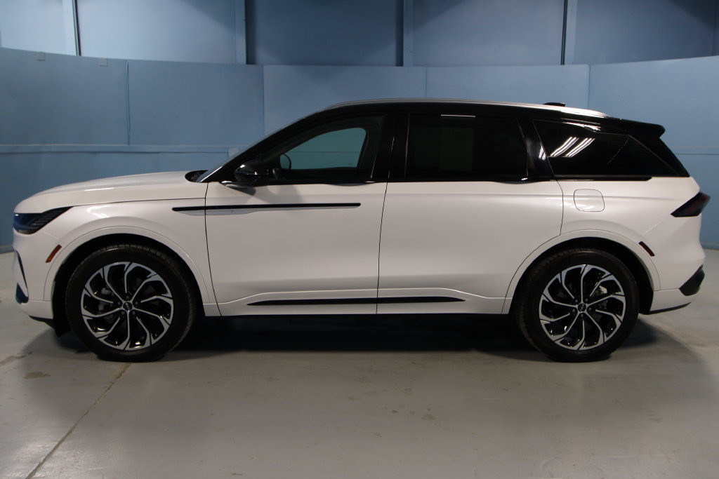 Used 2025 Lincoln Nautilus Reserve AWD/4WD image 37