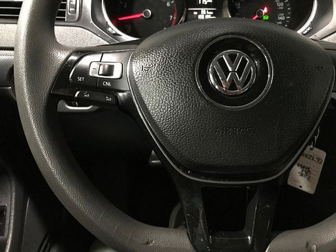 Used 2016 Volkswagen Jetta S image 24