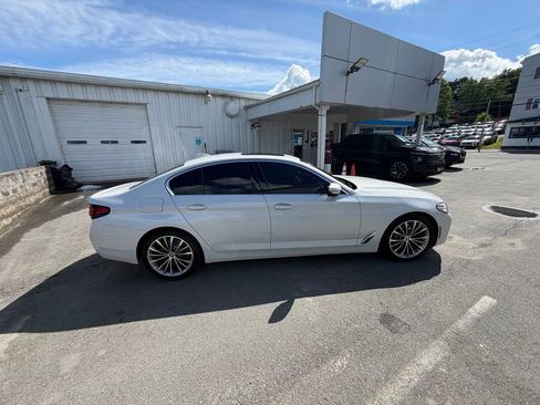 Used 2022 BMW 530i xDrive w/ Premium Package AWD/4WD image 6