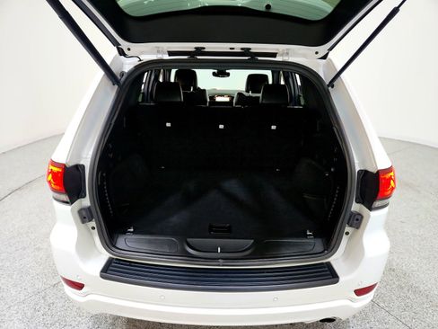 Used 2019 Jeep Grand Cherokee Altitude image 21