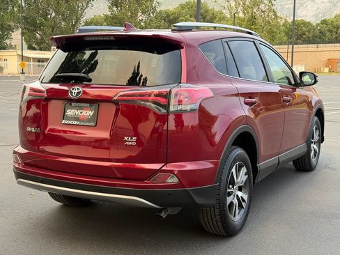 Used 2018 Toyota RAV4 XLE AWD/4WD image 7