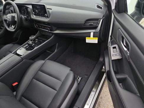 New 2026 Nissan Rogue SV image 7