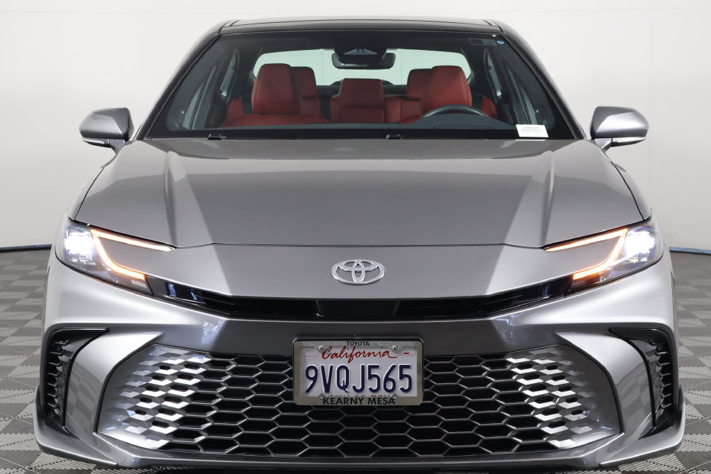Used 2025 Toyota Camry XSE FWD image 2