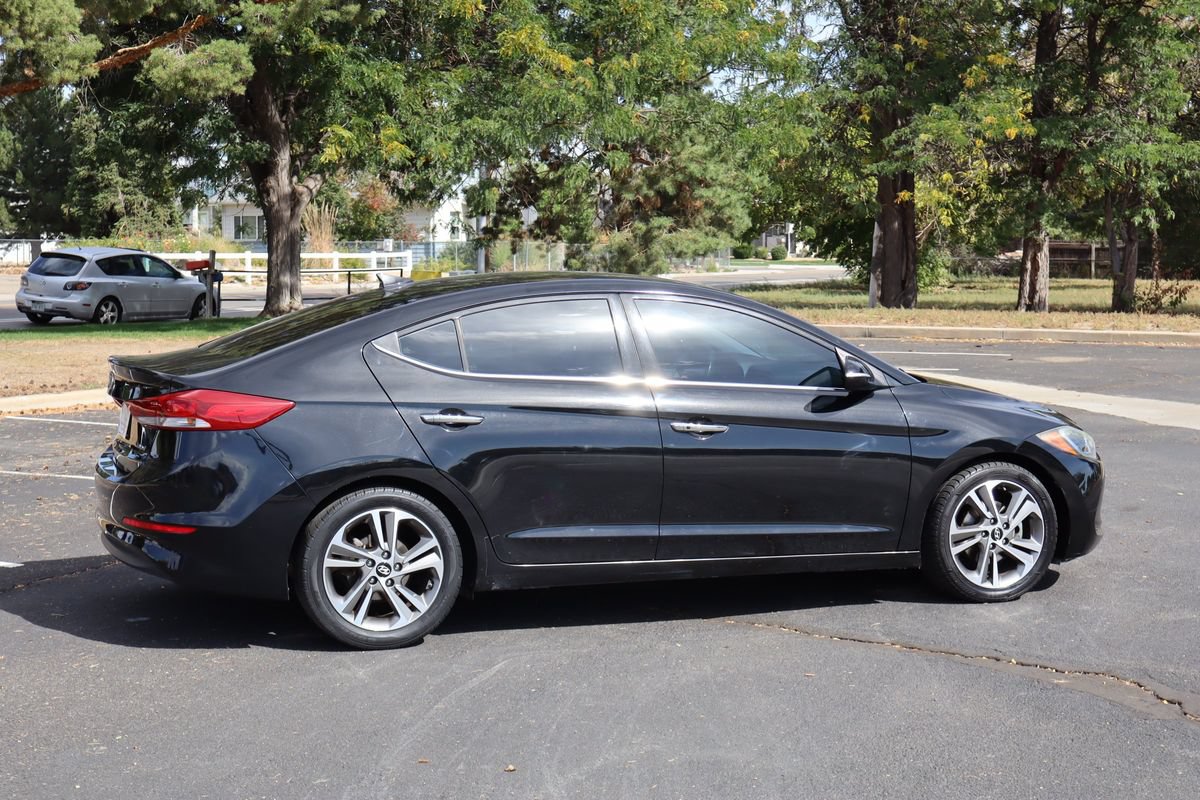Used 2017 Hyundai Elantra Limited w/ Limited Tech Package 04 FWD image 4