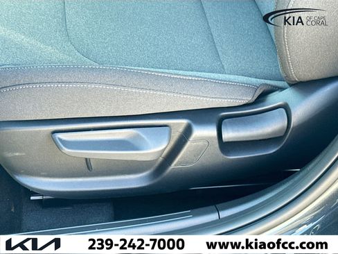 New 2025 Kia K4 LXS image 23