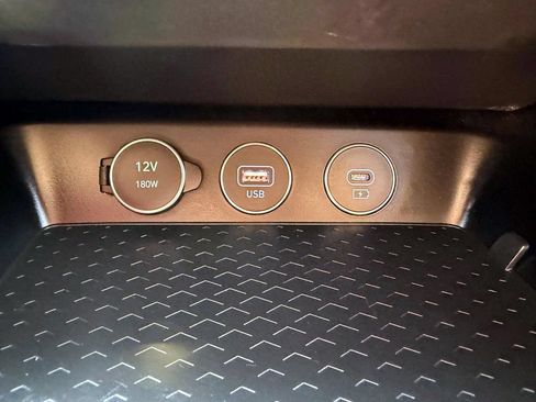 Certified 2025 Genesis G70 2.5T AWD/4WD image 20
