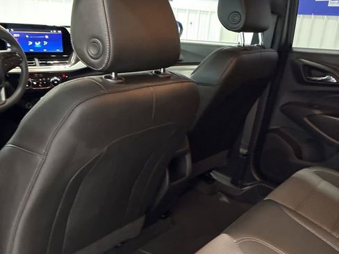 Used 2025 Chevrolet Trax LT image 29