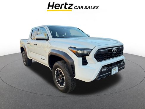 Used 2025 Toyota Tacoma TRD Off-Road AWD/4WD image 1