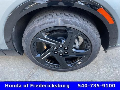 Used 2024 Chevrolet Equinox EV RS FWD image 12