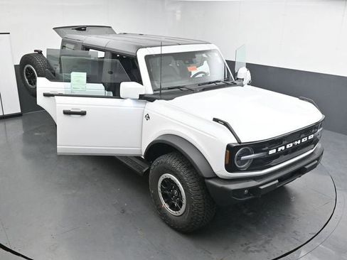New 2026 Ford Bronco Outer Banks w/ Sasquatch Package AWD/4WD image 32