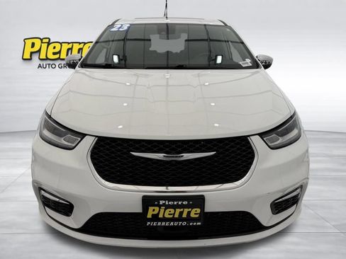 Used 2023 Chrysler Pacifica Limited FWD image 9