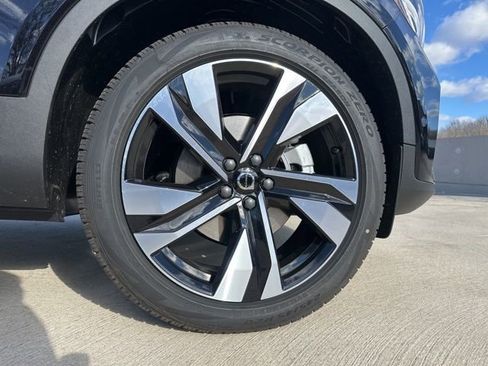 New 2026 Volvo XC40 B5 Ultra w/ Climate Package image 9