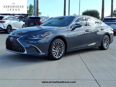 New 2025 Lexus ES 300h w/ Luxury Package