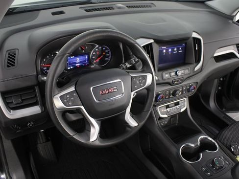 Used 2023 GMC Terrain SLE w/ Driver Convenience Package image 9