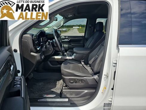 Used 2024 Chevrolet Silverado 1500 LTZ AWD/4WD image 11