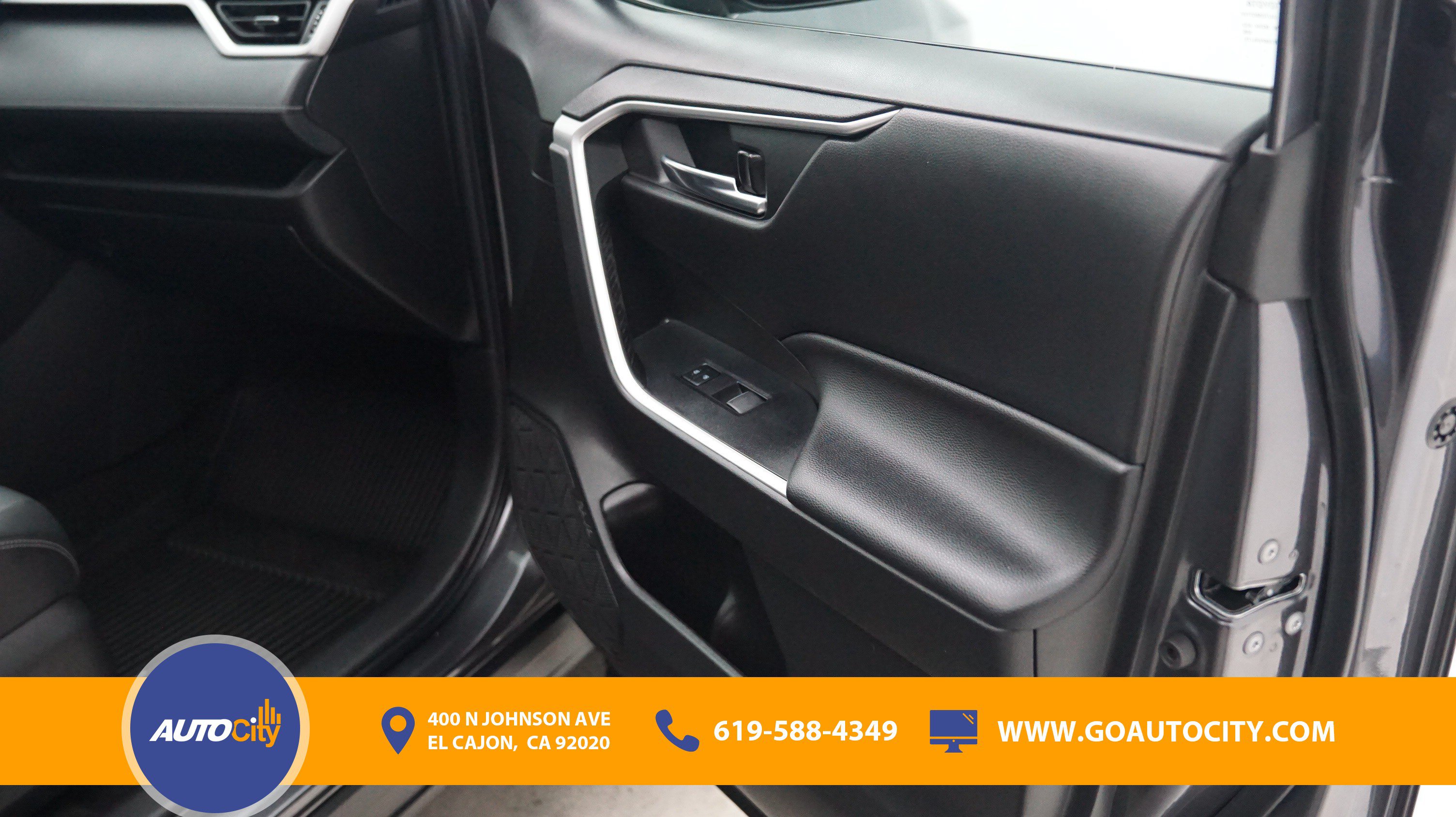 Used 2022 Toyota RAV4 XLE Premium FWD image 16