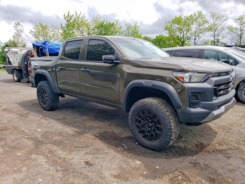 Used 2023 Chevrolet Colorado Trail Boss w/ Technology Package AWD/4WD image 1