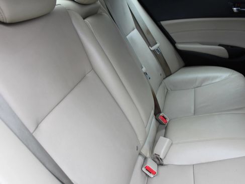 Used 2014 Acura ILX w/ Technology Package FWD image 15