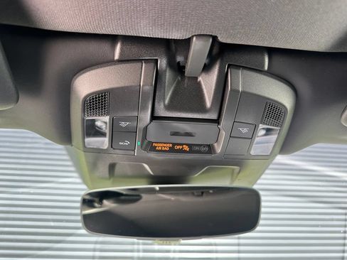 Certified 2025 Porsche 911 Carrera RWD image 31