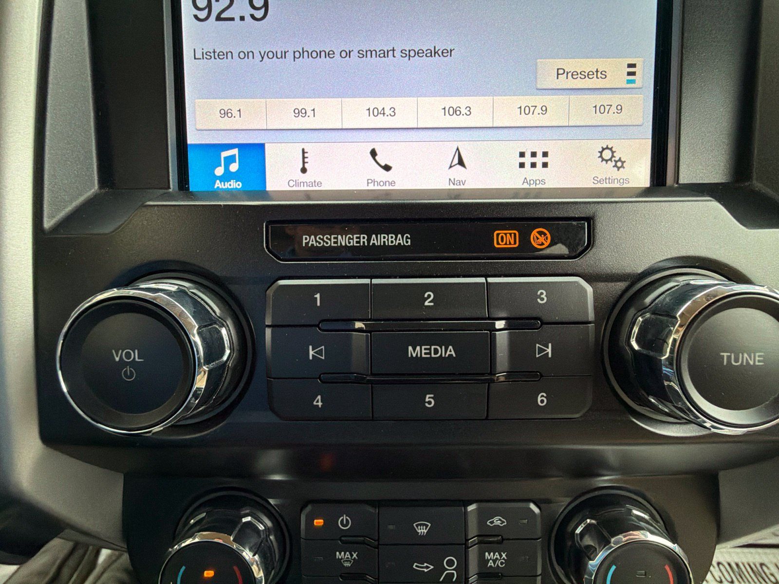 Used 2019 Ford F350 Lariat w/ Lariat Ultimate Package AWD/4WD image 25