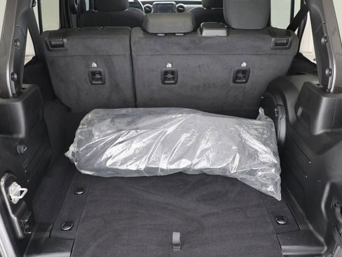 Used 2023 Jeep Wrangler Unlimited w/ Cold Weather Group AWD/4WD image 26