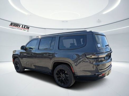 New 2026 Jeep Grand Wagoneer Limited AWD/4WD image 5