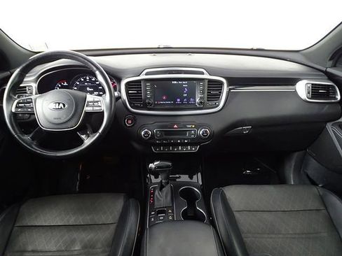 Used 2019 Kia Sorento SX image 30