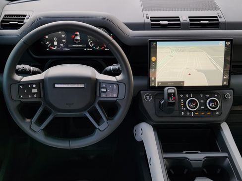 Certified 2026 Land Rover Defender 110 X-Dynamic SE AWD/4WD image 22