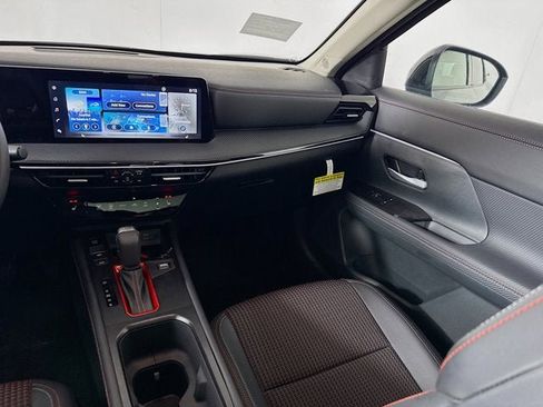 New 2025 Nissan Kicks SR w/ SR Premium Package image 28