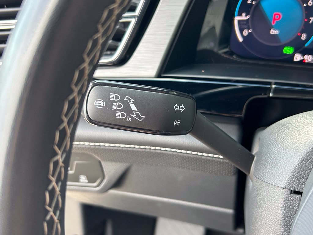 Certified 2024 Volkswagen Atlas Cross Sport SE FWD image 23