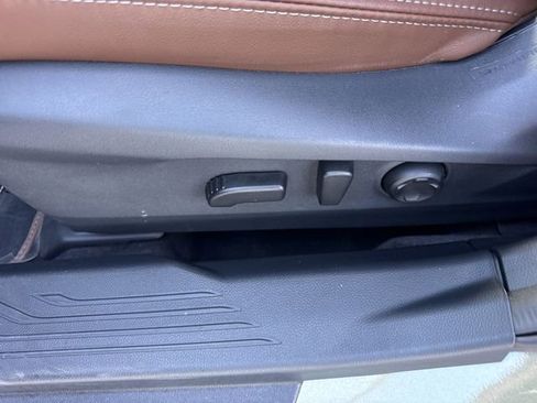 Certified 2025 Subaru Outback Touring image 12