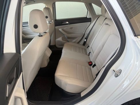 Used 2024 Volkswagen Jetta SE w/ Panoramic Sunroof Package image 13