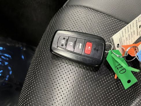 Used 2023 Toyota Camry XLE image 27