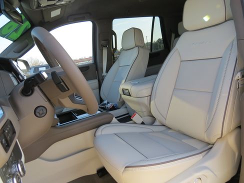 New 2026 GMC Yukon Denali image 21