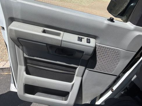 Used 2014 Ford E-350 and Econoline 350 XLT RWD image 10