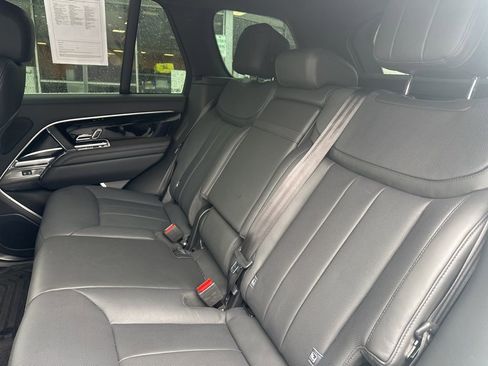 Used 2023 Land Rover Range Rover SE image 12