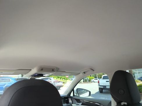 Used 2025 Volkswagen Tiguan S FWD image 30