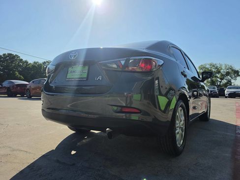 Used 2017 Toyota Yaris iA FWD image 11