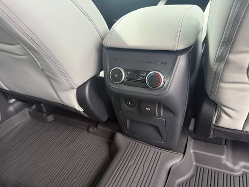 New 2025 Ford Explorer Active w/ Active Comfort Package RWD image 39