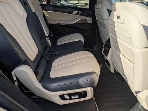 Used 2019 BMW X7 xDrive50i w/ Executive Package image 32
