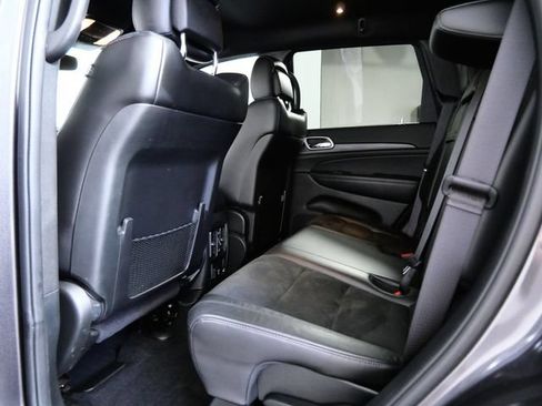 Used 2019 Jeep Grand Cherokee Altitude AWD/4WD image 12