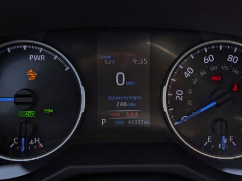 Used 2022 Toyota RAV4 XLE AWD/4WD image 12